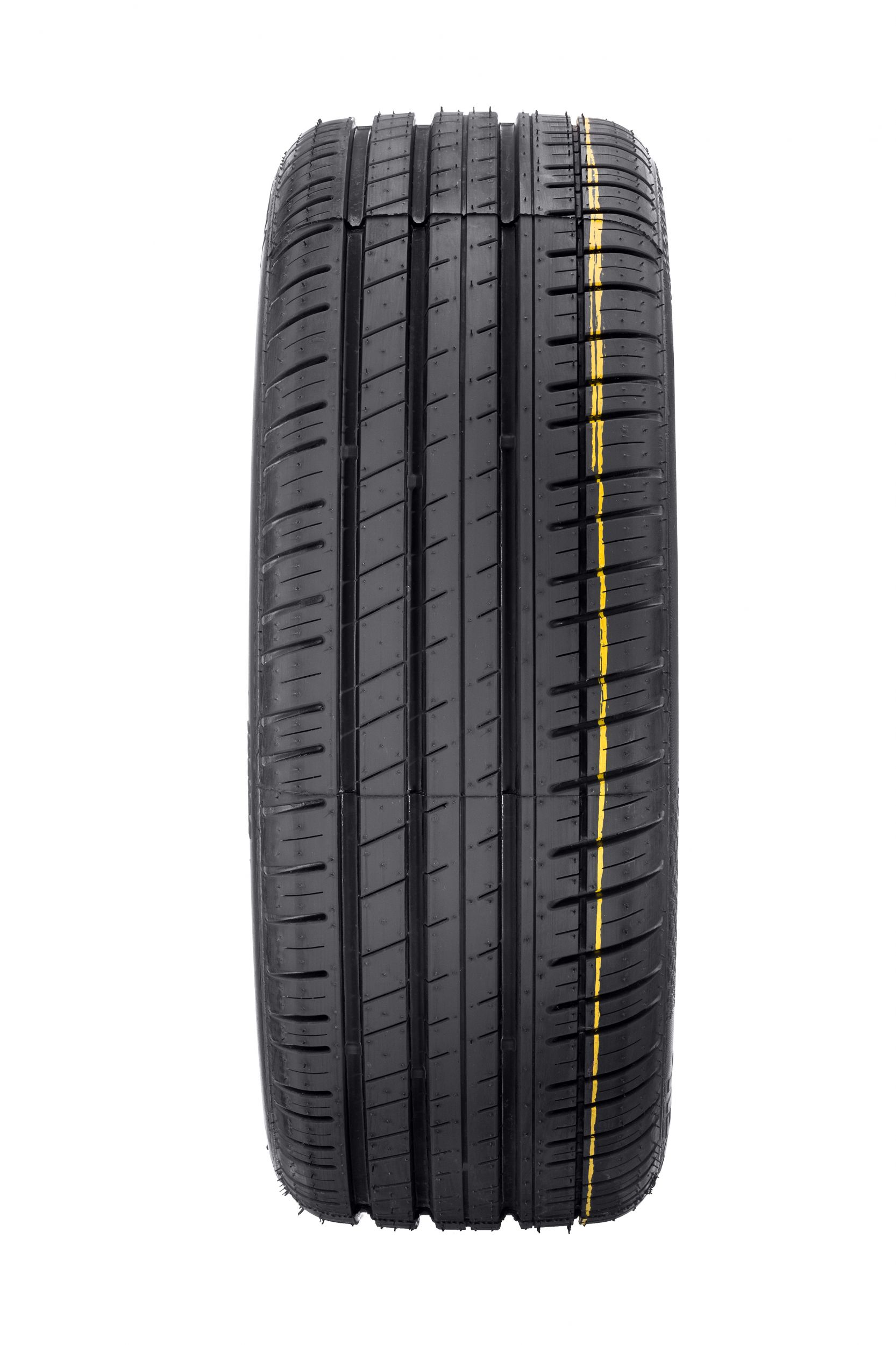 225/40R19 93W AQUA RACE PLUS XL 2026 – Obrázok 2
